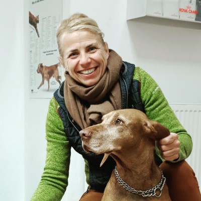 Dr. Bettina Roth-Prodinger mit einem Patienten